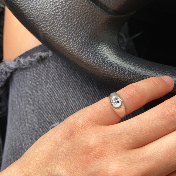 Jewelry - Yin yang ring